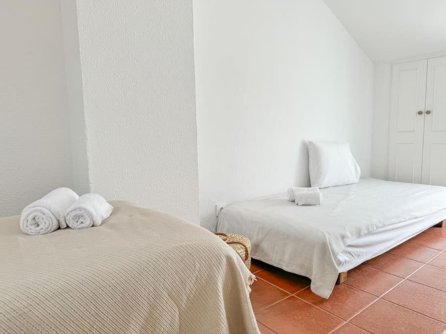 Costa Inn Beach House With Pool By Homeful Homes Costa da Caparica Dış mekan fotoğraf